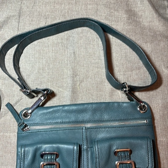 Etienne Aigner Genuine Leather Shoulder bag in Dark Teal. - Picture 10 of 11